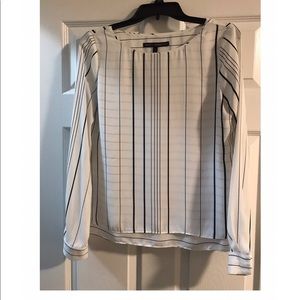 White House black market blouse